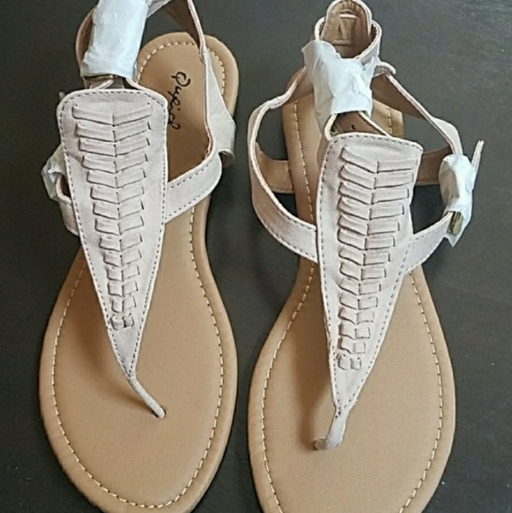 QUPID The "Archer" Sandal - Picture 2 of 10